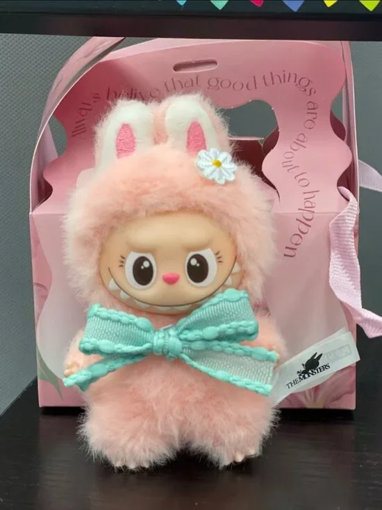 Real Photo Opened Labubu 4.0 Pin for Love Confirmed Letter U - Picture 2 of 3